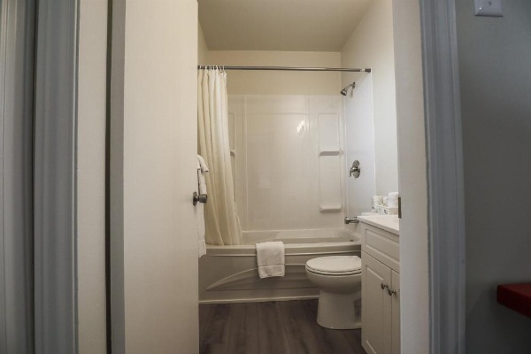 Atlantic Motel image 19