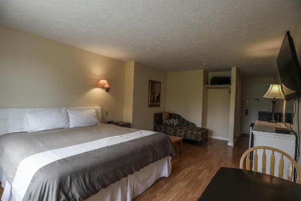 Atlantic Motel image 25