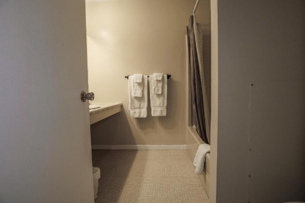 Atlantic Motel image 27