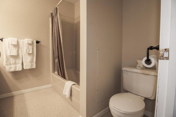 Atlantic Motel image 28