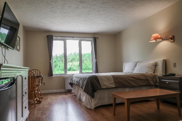 Atlantic Motel image 4