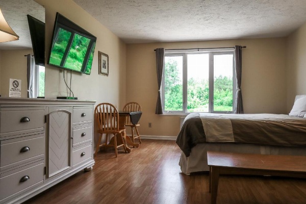 Atlantic Motel image 5